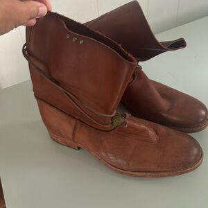 HTC Hollywood trading company boots 38